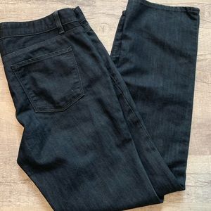 Ann Taylor jeans size 12p, Modern Straight fit